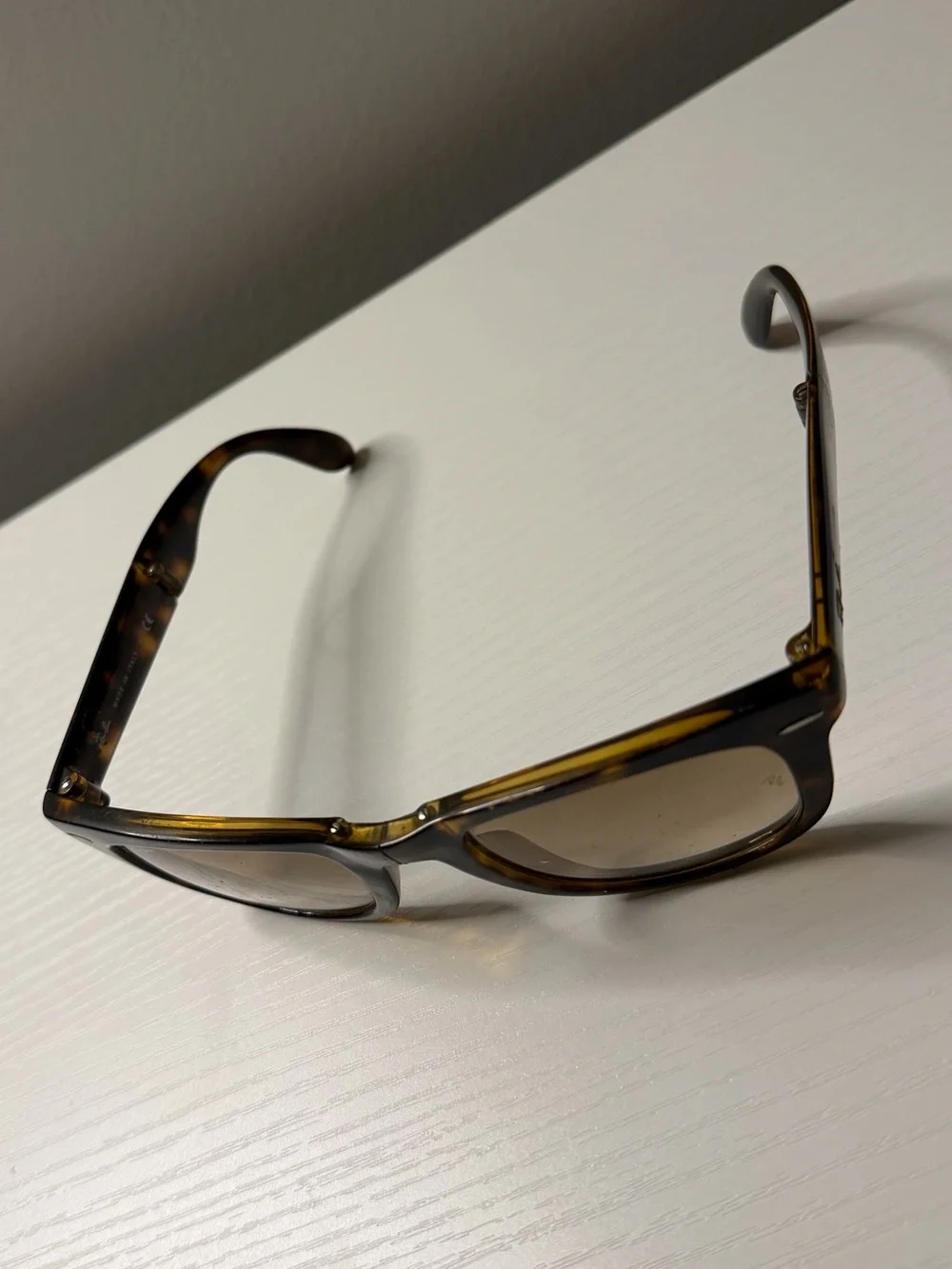 Ray-Ban Tortoiseshell Wayfarer Sunglasses with Brown Gradient Lenses